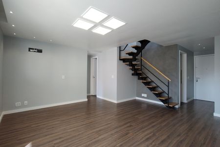 Apartamento para alugar com 150m², 3 quartos e 2 vagas Apartamento para alugar com 150m², 3 quartos e 2 vagasSala