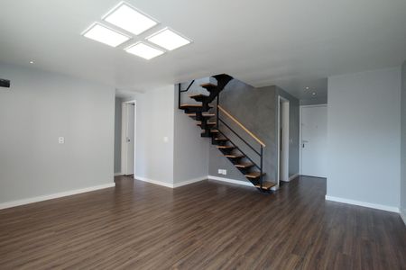 Apartamento para alugar com 150m², 3 quartos e 2 vagas Apartamento para alugar com 150m², 3 quartos e 2 vagasSala