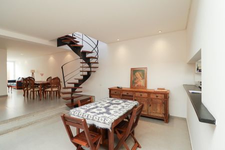 Casa à venda com 150m², 3 quartos e 2 vagasSala