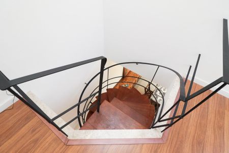 Casa à venda com 150m², 3 quartos e 2 vagasEscada