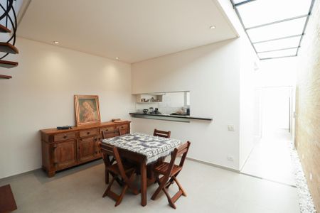 Casa à venda com 150m², 3 quartos e 2 vagasSala