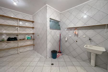 Casa à venda com 327m², 3 quartos e 6 vagas Casa à venda com 327m², 3 quartos e 6 vagasÁrea de Serviço