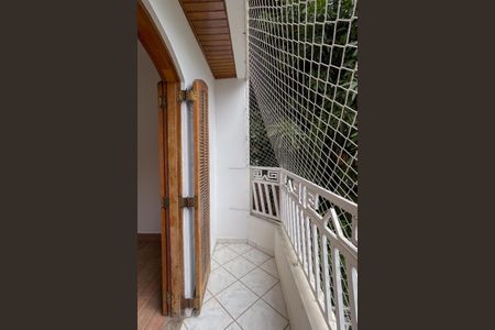 Casa à venda com 327m², 3 quartos e 6 vagas Casa à venda com 327m², 3 quartos e 6 vagasSacada - Quarto 1