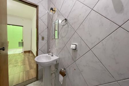 Casa à venda com 327m², 3 quartos e 6 vagas Casa à venda com 327m², 3 quartos e 6 vagasBanheiro Social 2