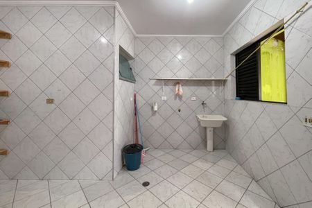 Casa à venda com 327m², 3 quartos e 6 vagas Casa à venda com 327m², 3 quartos e 6 vagasÁrea de Serviço