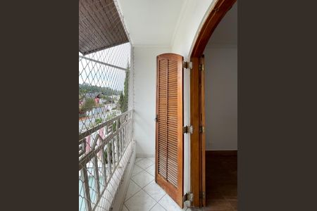 Casa à venda com 327m², 3 quartos e 6 vagas Casa à venda com 327m², 3 quartos e 6 vagasSacada - Suíte