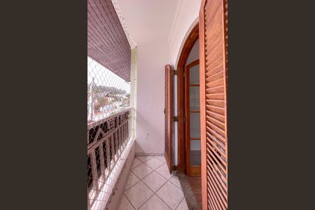 Casa à venda com 327m², 3 quartos e 6 vagas Casa à venda com 327m², 3 quartos e 6 vagasQuarto 2