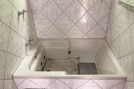 Casa à venda com 327m², 3 quartos e 6 vagas Casa à venda com 327m², 3 quartos e 6 vagasBanheiro - Suíte