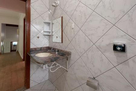 Casa à venda com 327m², 3 quartos e 6 vagas Casa à venda com 327m², 3 quartos e 6 vagasBanheiro Social