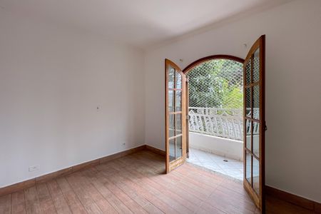 Casa à venda com 327m², 3 quartos e 6 vagas Casa à venda com 327m², 3 quartos e 6 vagasQuarto 1