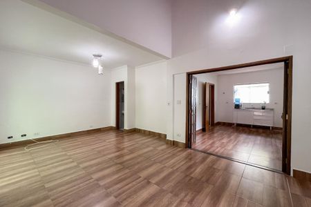 Casa à venda com 327m², 3 quartos e 6 vagas Casa à venda com 327m², 3 quartos e 6 vagasSala