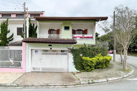 Casa à venda com 327m², 3 quartos e 6 vagas Casa à venda com 327m², 3 quartos e 6 vagasFachada