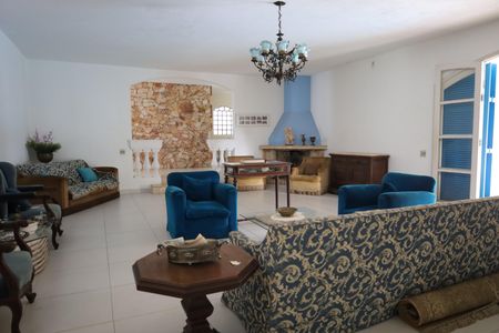 Casa à venda com 1000m², 3 quartos e 4 vagasSala