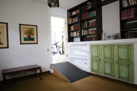 Casa à venda com 1000m², 3 quartos e 4 vagasSala