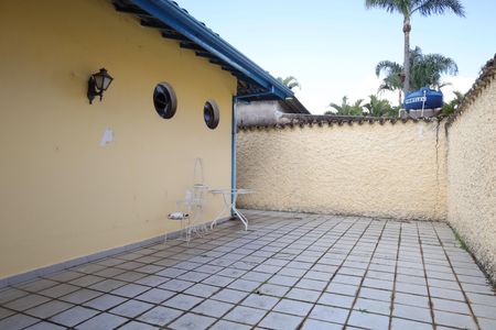 Casa à venda com 1000m², 3 quartos e 4 vagasÁrea Externa