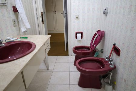 Casa à venda com 1000m², 3 quartos e 4 vagasBanheiro da Suíte 1