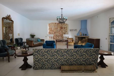 Casa à venda com 1000m², 3 quartos e 4 vagasSala