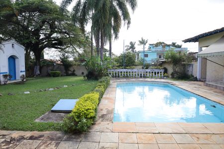 Casa à venda com 1000m², 3 quartos e 4 vagasÁrea Externa