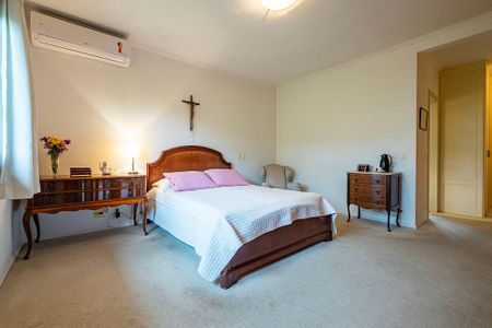 Casa à venda com 380m², 5 quartos e 4 vagasSuíte