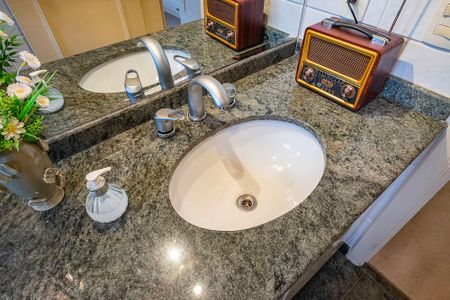 Casa à venda com 380m², 5 quartos e 4 vagasBanheiro 1