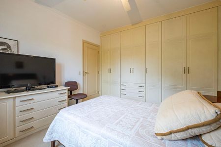 Casa à venda com 380m², 5 quartos e 4 vagasQuarto 4