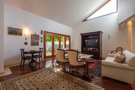 Casa à venda com 380m², 5 quartos e 4 vagasSala 1