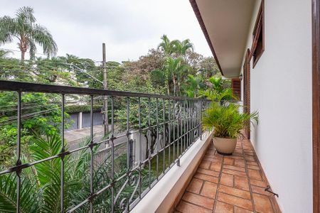 Casa à venda com 380m², 5 quartos e 4 vagasQuarto 3 - Varanda
