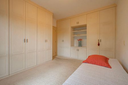 Casa à venda com 380m², 5 quartos e 4 vagasQuarto 3