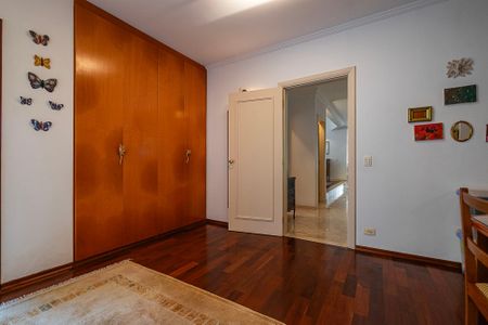 Casa à venda com 380m², 5 quartos e 4 vagasSuíte 2