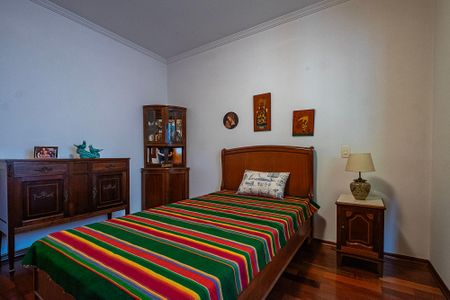 Casa à venda com 380m², 5 quartos e 4 vagasSuíte 3