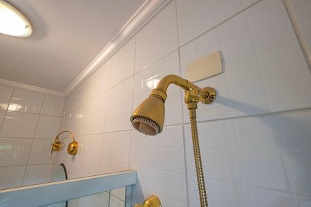 Casa à venda com 380m², 5 quartos e 4 vagasBanheiro 2