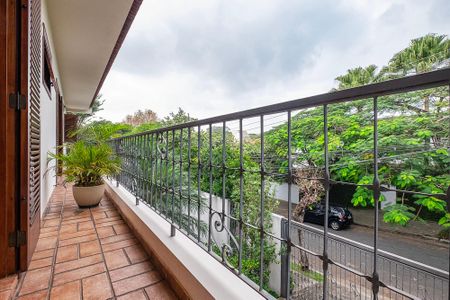 Casa à venda com 380m², 5 quartos e 4 vagasQuarto 2 - Varanda