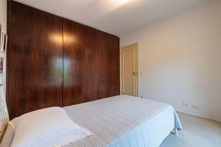 Casa à venda com 380m², 5 quartos e 4 vagasQuarto 2