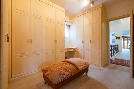 Casa à venda com 380m², 5 quartos e 4 vagasSuíte