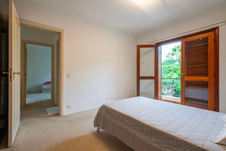 Casa à venda com 380m², 5 quartos e 4 vagasQuarto 2