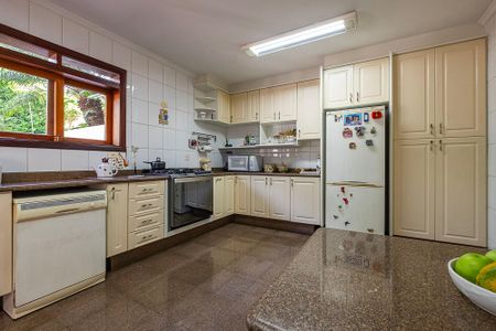 Casa à venda com 380m², 5 quartos e 4 vagasCozinha