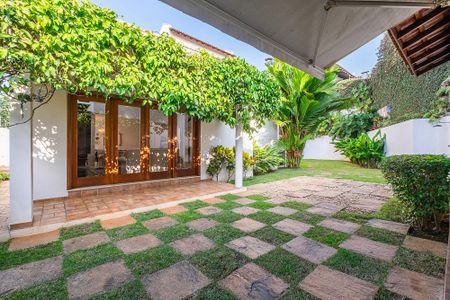 Casa à venda com 380m², 5 quartos e 4 vagasQuintal