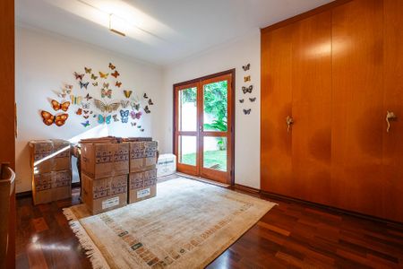 Casa à venda com 380m², 5 quartos e 4 vagasSuíte 2