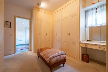 Casa à venda com 380m², 5 quartos e 4 vagasSuíte