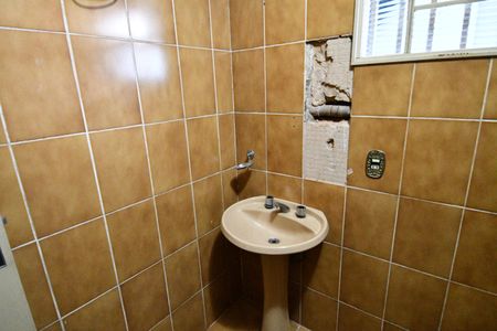 Casa à venda com 187m², 3 quartos e 2 vagasBanheiro 1