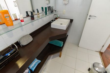 Apartamento à venda com 114m², 3 quartos e 3 vagasBanheiro da Suíte 1