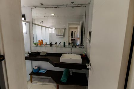 Apartamento à venda com 114m², 3 quartos e 3 vagasBanheiro da Suíte 1