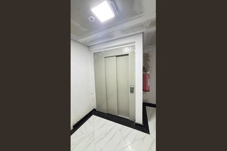 Apartamento à venda com 65m², 2 quartos e 1 vaga Apartamento à venda com 65m², 2 quartos e 1 vagaElevador