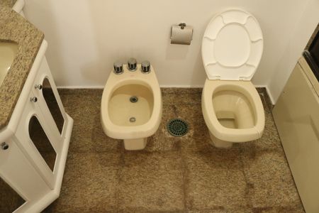 Apartamento para alugar com 428m², 3 quartos e 3 vagasBanheiro da Suíte 1