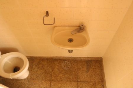 Apartamento para alugar com 428m², 3 quartos e 3 vagasBanheiro de Serviço