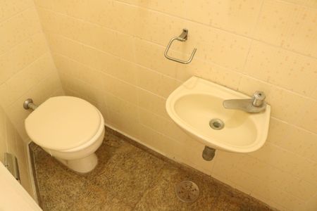 Apartamento para alugar com 428m², 3 quartos e 3 vagasBanheiro de Serviço