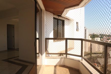 Apartamento para alugar com 428m², 3 quartos e 3 vagasVaranda