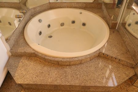 Apartamento para alugar com 428m², 3 quartos e 3 vagasBanheiro da Suíte 3