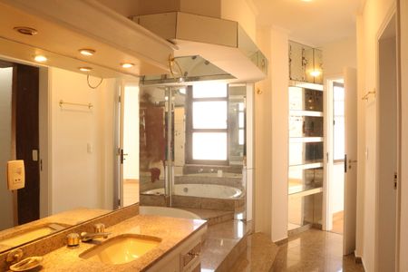 Apartamento para alugar com 428m², 3 quartos e 3 vagasBanheiro da Suíte 3