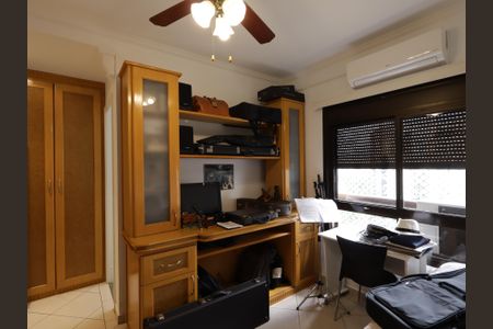 Apartamento à venda com 230m², 4 quartos e 4 vagasSuíte 3